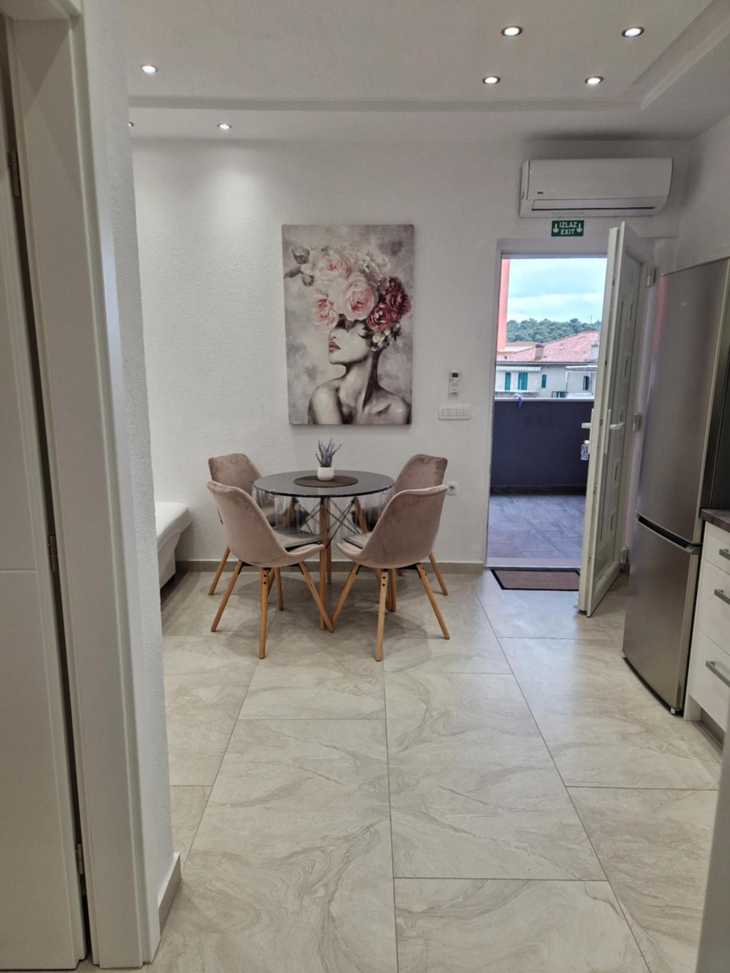 Apartmani Lavanda Centar Makarska Eksteriør bilde